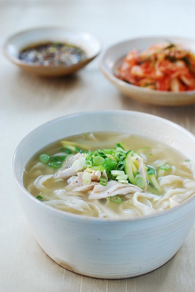 Dak Kalguksu (Chicken Noodle Soup) - Korean Bapsang